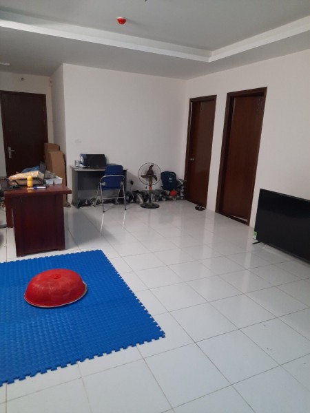 Bán gấp căn hộ chính chủ tòa CT2 Yên Nghĩa 121m2 4PN, 3WC, giá ưu đãi 1,55 tỷ. LH: 0374393926.