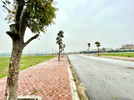 Bán cắt lỗ suất ngoại giao rẻ nhất, nằm ngay trong trục đường chính 20,5m của dự án Yên Phụ New Life. 5