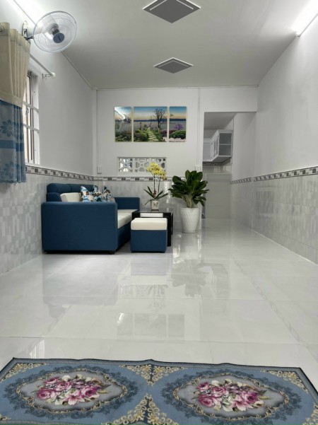 Nhà trệt lầu sổ hồng riêng giá tốt vị trí đẹp, dtsd 36m2, giá bán 2.48 tỷ