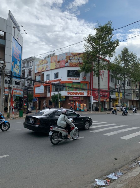 Cho thuê văn phòng làm việc, trung tâm ngoại ngữ, giá 100 triệu/tháng