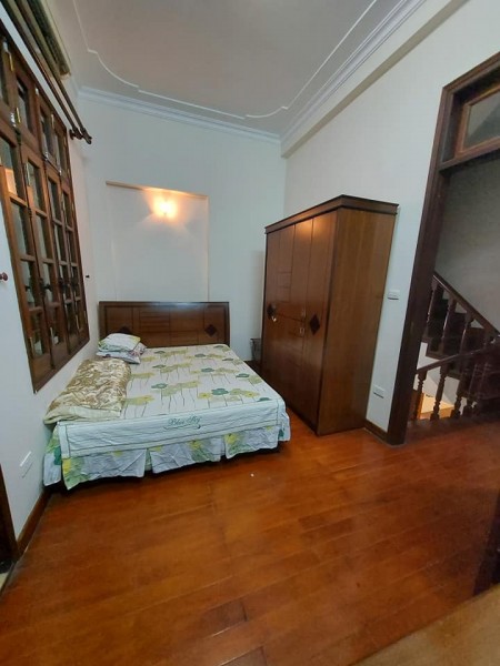 Bán nhà Tây Hồ ngõ thông, gần Hồ Tây, dt 40m2 5 tầng, giá 3.8 tỷ