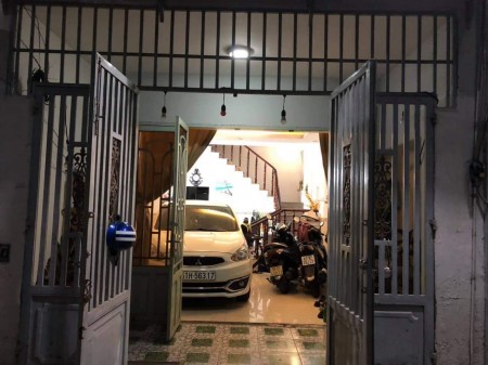Bán gấp nhà Quận Bình Tân, dt 50m2, 2 tầng đúc, giá 4 tỷ, lh 0917173744 gặp Nghĩa