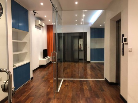 Bán nhà mặt phố Trấn Vũ, Ba Đình, 70m2, mt 9m, view hồ, kinh doanh sầm uất, chỉ hơn 26 tỷ