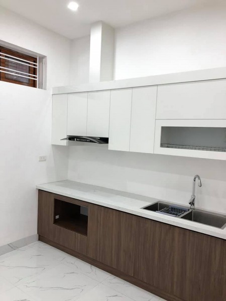 Bán nhà Hạo Nam, dt 40m2, 4 tầng đúc, giá nhỉnh 4 tỷ nội thất đầy đủ, lhcc