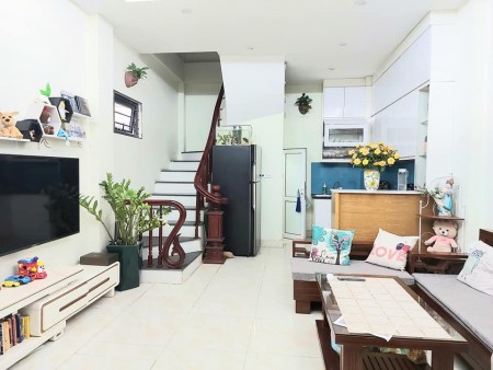 Bán nhà đẹp Hoà Bằng yên Hoà trung tâm Cầu Giấy ngõ thông, xây 40m, 5 tầng, giá 3.6 tỷ