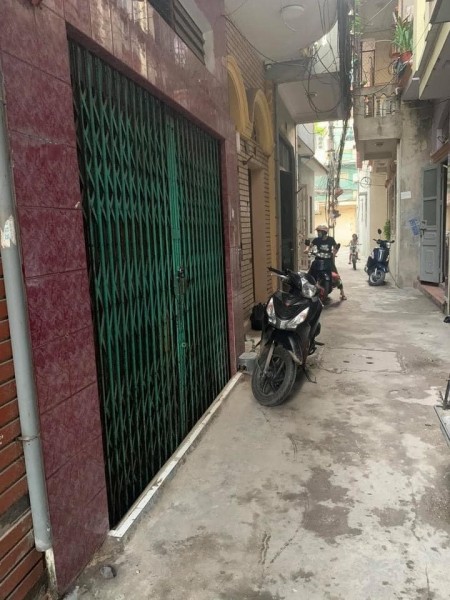 Bán 81m2 đất Long Biên, tặng 40m2 đất làm sân vườn, sổ sẵn, dễ giao dịch