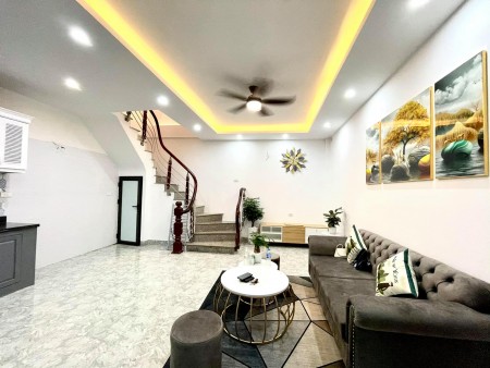 Bán nhà Phố Khương Trung, Quận Thanh Xuân, dt 34m2 giá bán nhỉnh 3 tỷ