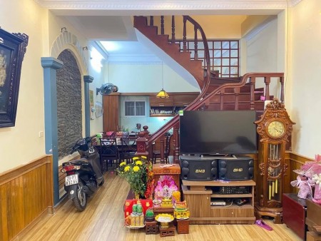 Cần bán nhà Đội cấn, mời các bác đến thẩm định hộ em, giá bán 4.9 tỷ