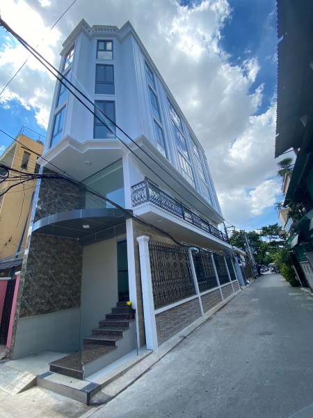 Tòa nhà Kinghome Building có diện tích cho thuê đa dạng 1 Hầm nổi 1 trệt 1 lửng 3 lầu