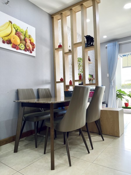 Bán gấp căn hộ Idico Tân Phú, Block C, đầy đủ nội thất, tầng cao, view Đầm Sen & hướng Đông Nam thoáng mát, giá 2,35 tỷ.