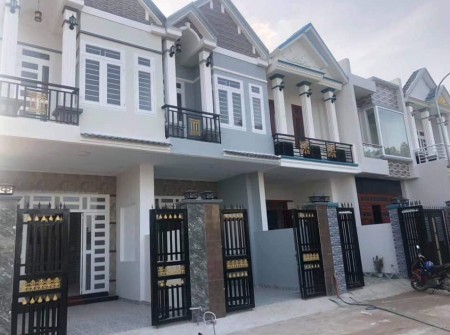 Bán Nhà Phố 650tr 1 trệt 1 lầu ngay KDC Xuyên Á, tặng rèm cửa