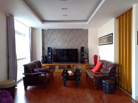 Nhà bán gấp Pháo Đài Láng, diện tích 40m2, mặt tiền 4m, kinh doanh tốt, giá 4 tỷ