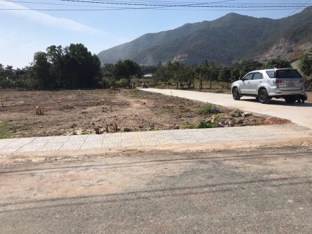 Bán đất cách KCN Sonadezi 500m, 323m2 sổ riêng sát chợ Châu Pha, TT Phú Mỹ.