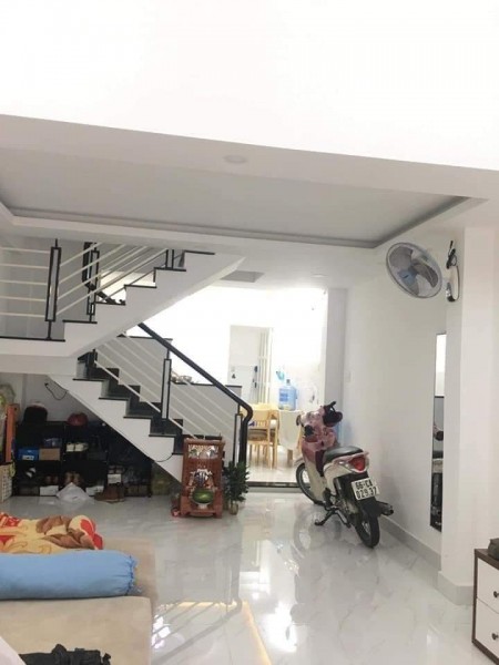 Bán nhà nguyên căn đường Nguyễn Sơn Quận Tân Phú, dt 50m2, 2 tầng, 3 pn, giá 3.2 tỷ
