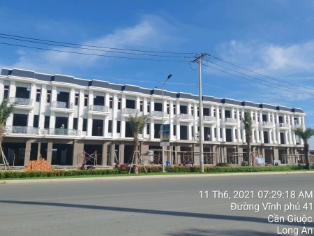 Cần bán đất KDC The Sol City cạnh chợ Hưng Long, Bình Chánh. Giá 2,979 tỷ. Chiết khấu nóng 320tr. Ngân hàng hỗ trợ 65%. SĐT 0915929127