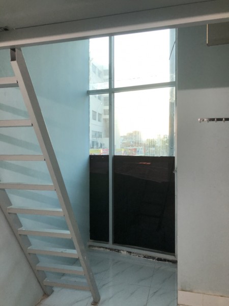 Cho thuê phòng Quận 10 giá mùa covid có gác, cửa sổ máy lạnh