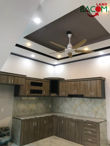 Nhà 1 trệt 1 lầu liền kề KDC Tân Phong, SHR thổ cư, đường 2 xe hơi tránh nhau