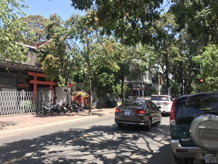 Cho thuê nguyên tòa trung tâm Quận 3, kết cấu 2 hầm 5 tầng đúc