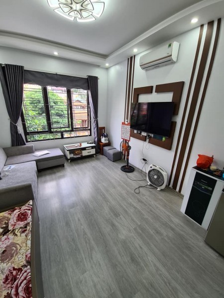 Bán nhà cực hiếm phân lô khu ĐHQG Xuân Thuỷ, Cầu Giấy, dt 50m2, khu cán bộ, ô tô đỗ cửa