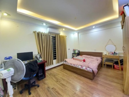 Bán nhà, kv Văn Phú, dt 40m, ô tô, vỉa hè, gần lacasta, kinh doanh đỉnh, nhỉnh 5 tỷ