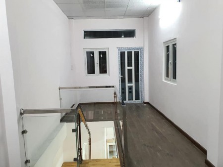 Nhà Lạc Long Quân, Phường 10, sổ vuông.