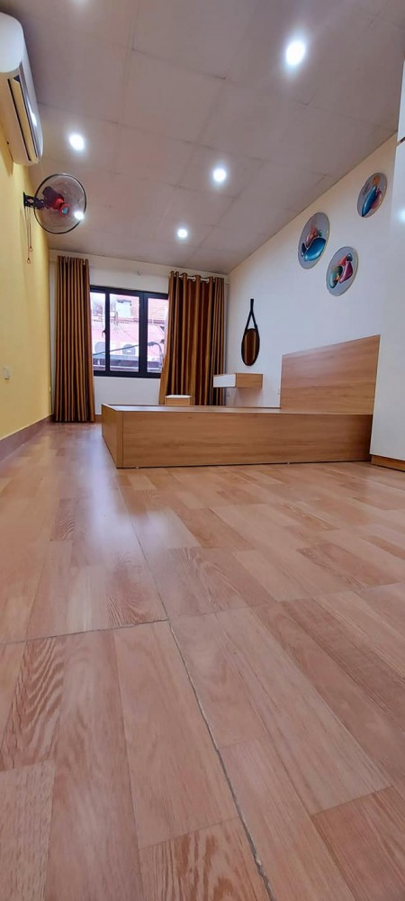 Bán căn hộ trung tâm Ngọc Khánh, Ba Đình, dt 60m2, lô góc, giá 1.5 tỷ, lh 0374071037