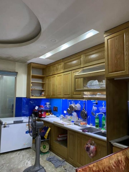 Bán nhà 3 tầng Ngọc Lâm, Quận Long Biên ô tô đỗ cửa, kinh doanh đỉnh