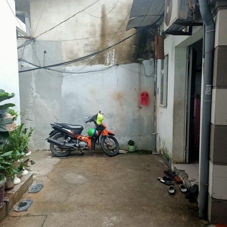 Bán nhà cấp 4 đường Cổ Nhuế, diện tích 44m2, mặt tiền 3m. Giá 2.1 tỷ