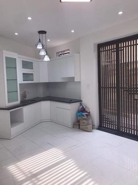 Bán nhà Bạch Mai ngõ nông, nhà mới siêu đẹp, dt 41,5m 5 tầng 3,75 tỷ