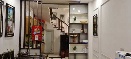 Bán nhà hoàn công chất phân lô 6 tầng, dt 35m2, vỉa hè ô tô tránh giá nhỉnh 4 tỷ