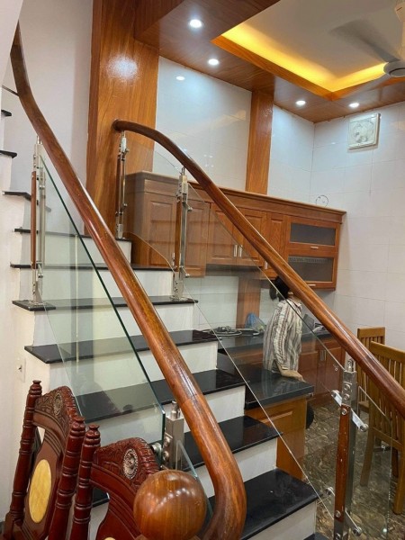 40m2, giá bán 5,5 tỷ, Phùng Hưng, Hà Đông, Nhà Đẹp, Xe tải đỗ cửa, Kinh doanh, VP