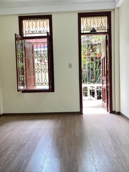 Bán nhà riêng tại Đường Hoàng Hoa Thám, Tây Hồ, Hà Nội diện tích 26m2 giá 2.65 Tỷ