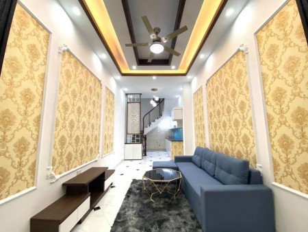 Bán nhà Hoàng Mai, 30m2 x 4 Tầng x MT 3.2m, Vài bước ra phố sầm uất, sổ đỏ chính chủ