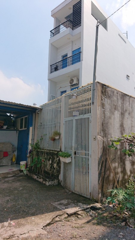 Bán đất đường Dương Quảng Hàm, Gò Vấp diện tích 108m2, giá chỉ 7.5 tỷ