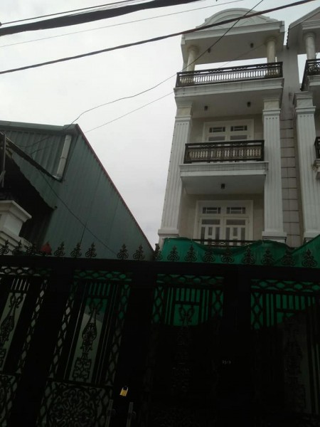 Cho thuê nhà sân đậu ô tô 1 trệt 3 lầu đường Hiệp Bình, P. Hiệp Bình Phước, Thủ Đức