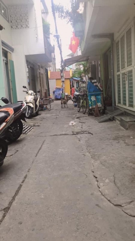 Bán nhà đường Huỳnh Văn Bánh phường 17, lô góc hẻm 4m, giá 4.3 tỷ