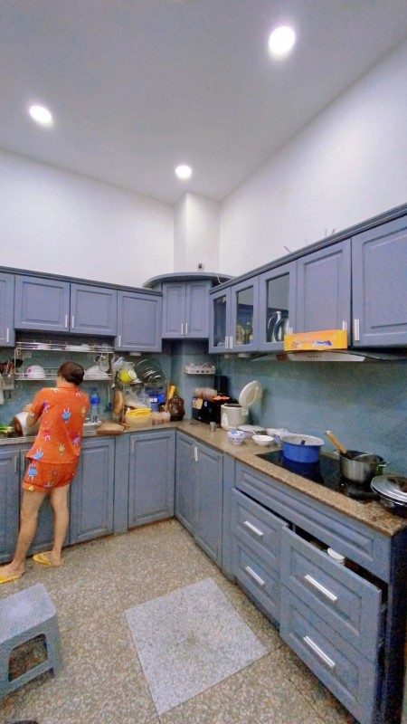 Siêu hiếm Võ Văn Tần, Quận 3 giá chỉ 6.5 tỷ, nhà đẹp 5 tầng, 4 phòng ngủ, hẻm 1 xẹc, lhcc