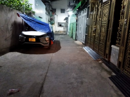 Bán nhà Nguyễn Sơn, Tân Phú, diện tích 86m2, 3 tầng BTCT, hẻm xe hơi, giá rẻ.