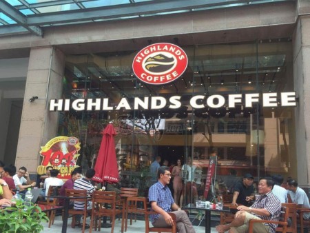 Mặt phố Hoàng Cầu view hồ cho thuê cafe thương hiệu giá cao, lh 0974660824