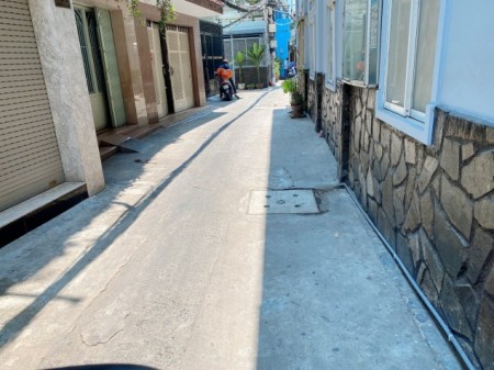 Nhà bán Huỳnh Tấn Phát, Quận 7. Kế bên khu Nam Long. 76m2, 5 tỷ.