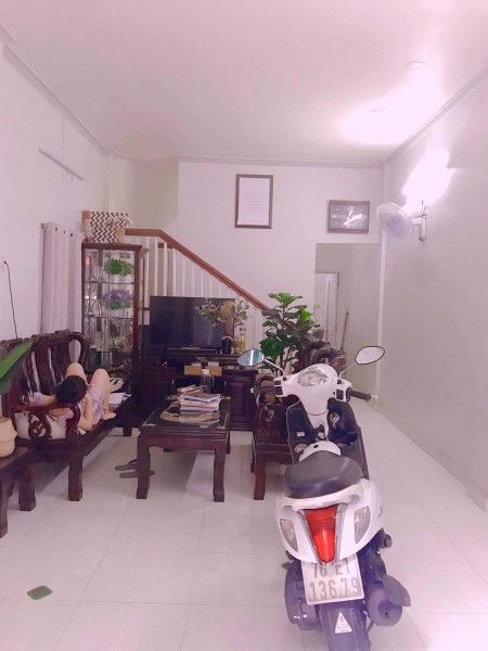 Xe hơi ngủ trong nhà Lê Thị Bạch Cát Quận 11 dt 40m2 giá 4 tỷ 4 TL