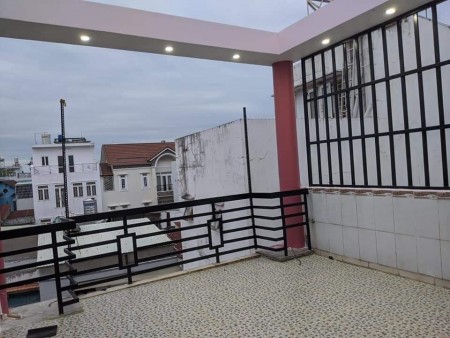Bán nhà nguyên căn diện tích 35m2, giá chỉ 3.3 tỷ, Lý Tuệ Quận Tân Phú, hẻm ô tô