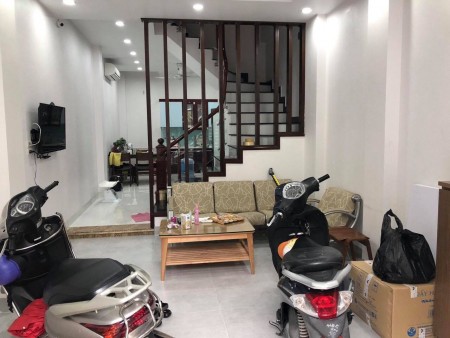 Bán nhà Bát Khối diện tích sử dụng 51,6m2, ngõ oto, tặng nội thất mới, giá 4 tỷ