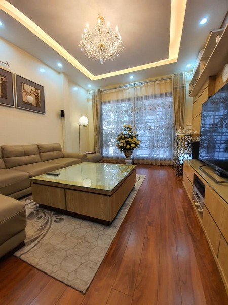 Siêu mẫu ba đình, phố Thành Công, dt 55m2, dân trí cao, gần hồ 3 bước ra ô tô, giá 7.3 tỷ