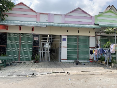 Dịch bệnh kinh doanh thua lỗ tôi cần ( Bán Gấp) 4 dãy nhà trọ ngay KCN và 450m2 đất