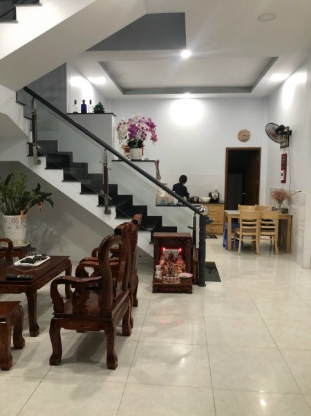 Bán nhà 1 trệt 1 lầu Bưng Ông Thoàn, phường Phú Hữu Quận 9. Diện tích 70m2, giá 4.4 Tỷ