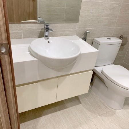 Gia đình cần cho thuê gấp căn 3PN giá 9tr/th Vinhomes Smart City. Liên hệ: 0393425188.