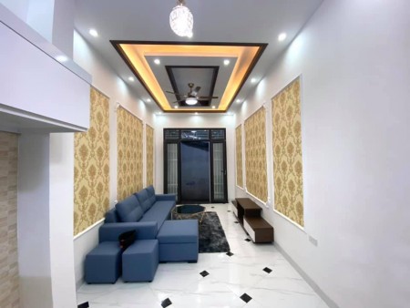 Bán nhà nguyên căn Hoàng Mai 4 tầng, sđcc, ngõ thông, cách ô tô 20m, giá nhỉnh 2 tỷ
