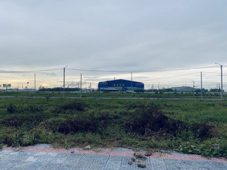 Làm ăn thua lỗ quá nên mình cần ra đi cặp nền siêu đẹp mà giá siêu siêu mềm