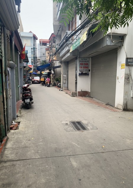 Bán nhà mặt phố lô góc 3 thoáng oto quay đầu ngõ thẳng rộng